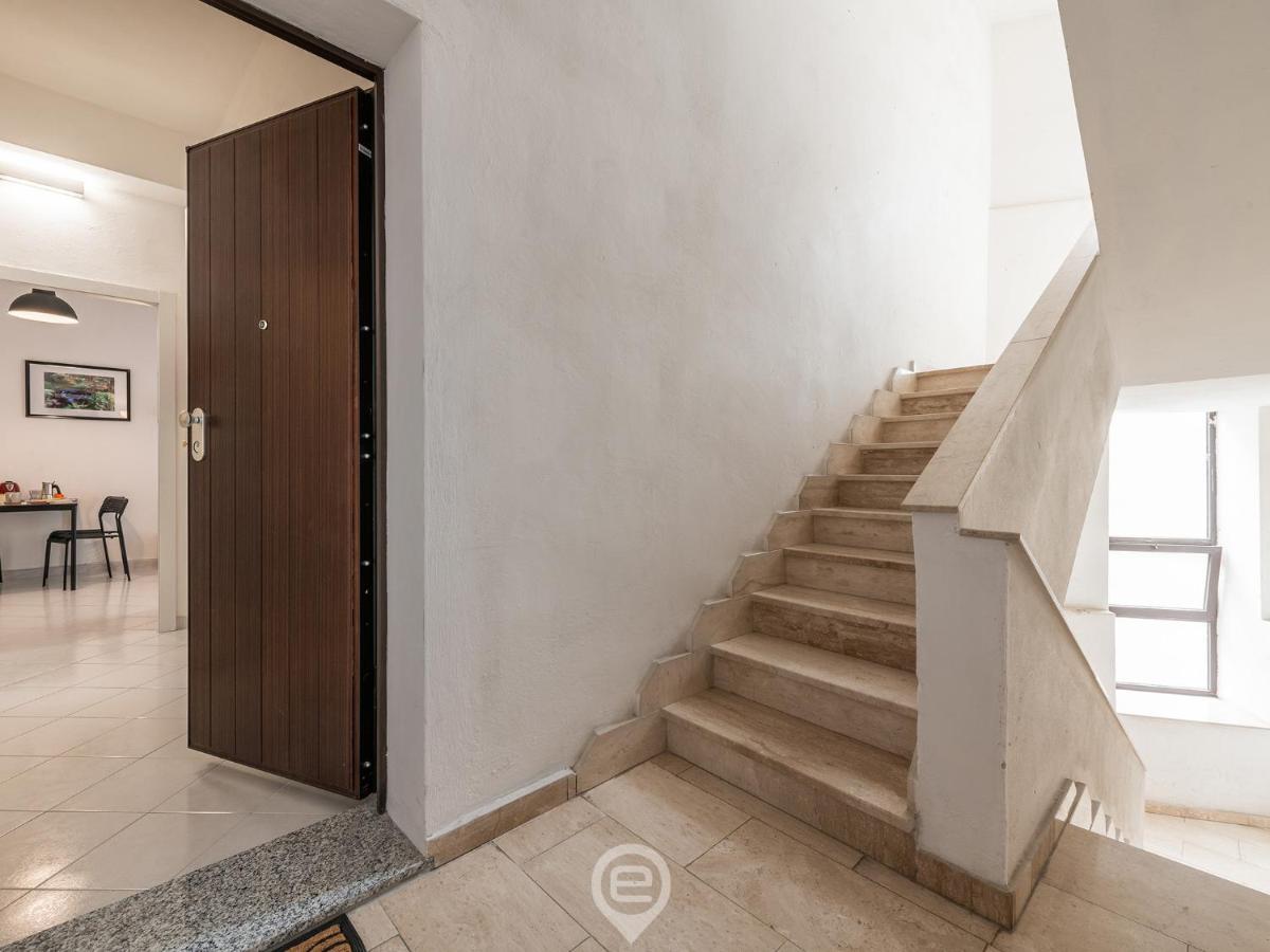 Aurora'S Apartment Кальяри Экстерьер фото